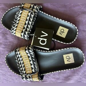 DV by Dolce Vita Women's Black and Gold Patterned Sandals